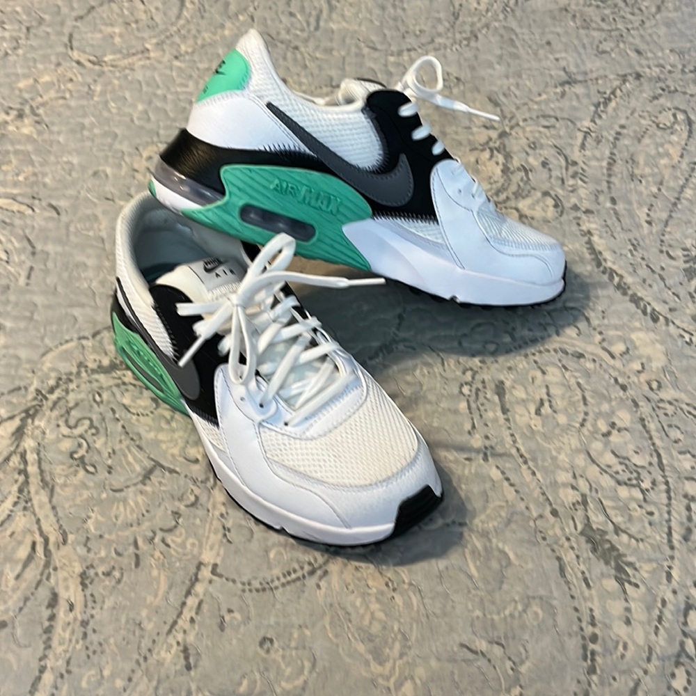 Nike Air Max - size 7.5M - white/black/teal
